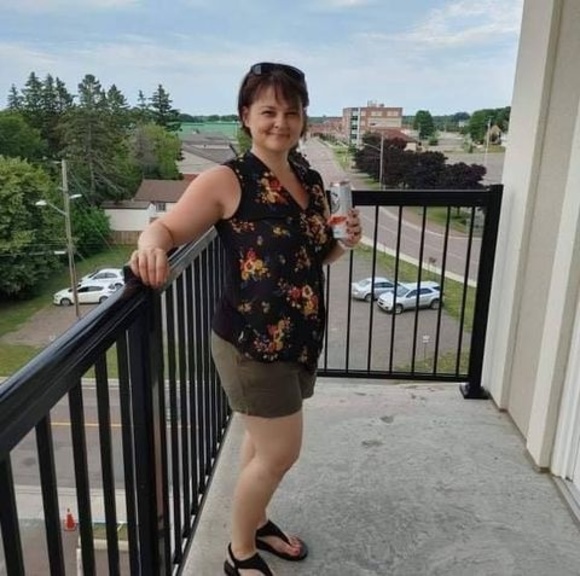 Meet your Posher, Melissa - Picture 1 of 1